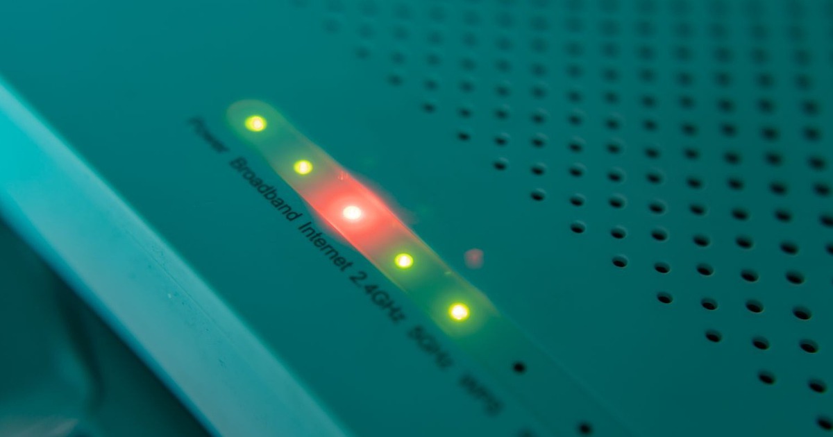 Giải mã tín hiệu đèn chớp nháy liên tục trên router Wi-Fi