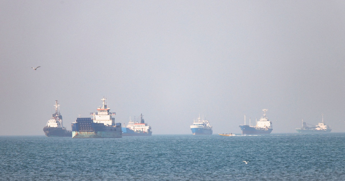 Loạt tàu bị tấn công ở Hormuz, Mỹ cáo buộc Iran 'đứng sau'