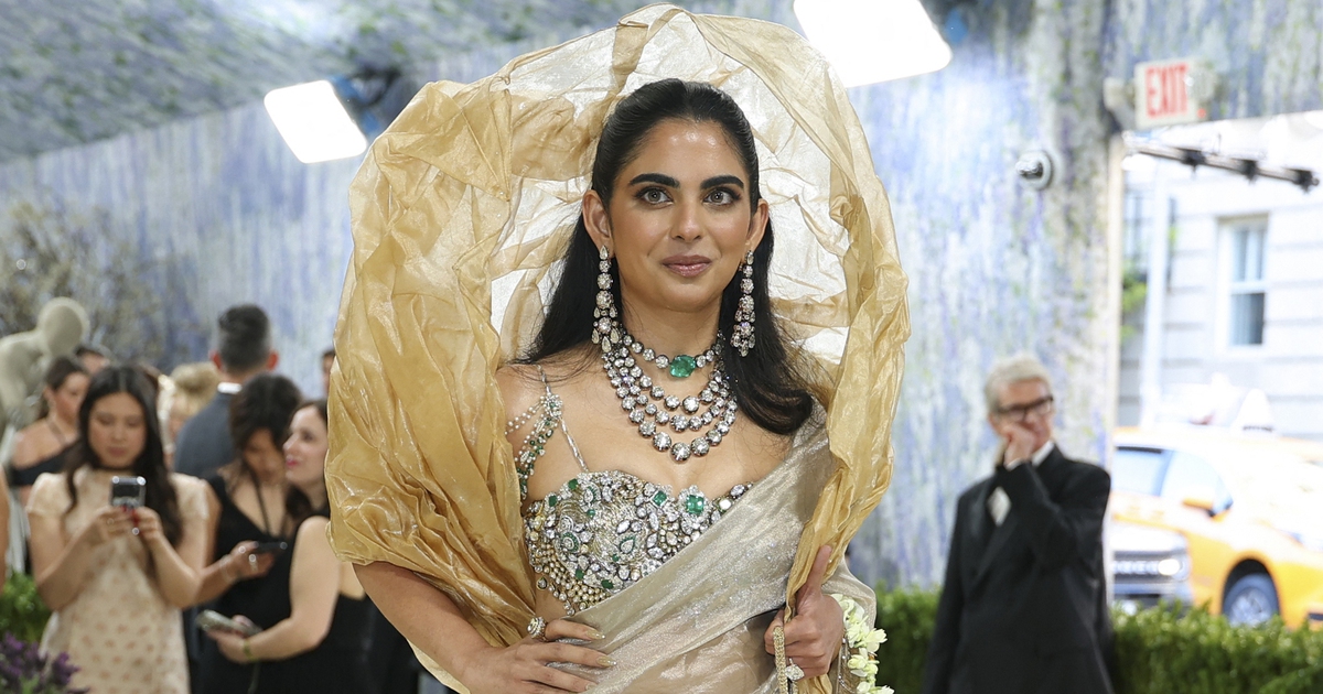 Ái nữ tỉ phú Ấn Độ 'đắp' hơn 200 viên kim cương dự Met Gala