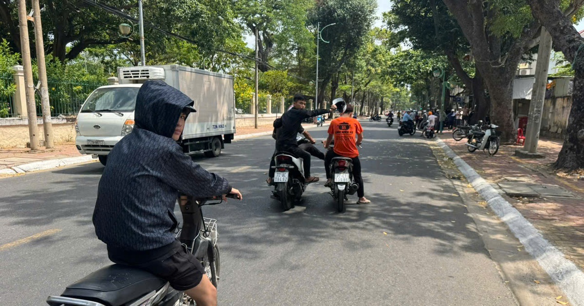 Bắt giữ 3 người chạy xe máy truy đuổi, đánh nạn nhân nhân trên đường phố