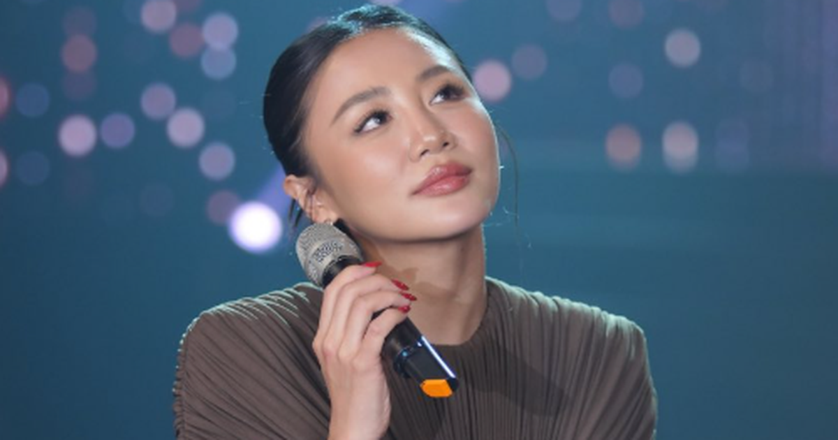 Văn Mai Hương: 'Tôi từng rơi vào khoảng thời gian gần như trầm cảm'