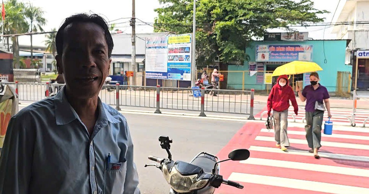Mở dải phân cách tỉnh lộ 8, TP.HCM: Công nhân chấm dứt cảnh leo rào đi làm