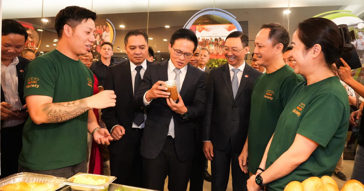 Bánh mì Việt vào khách sạn 4 sao ở Singapore