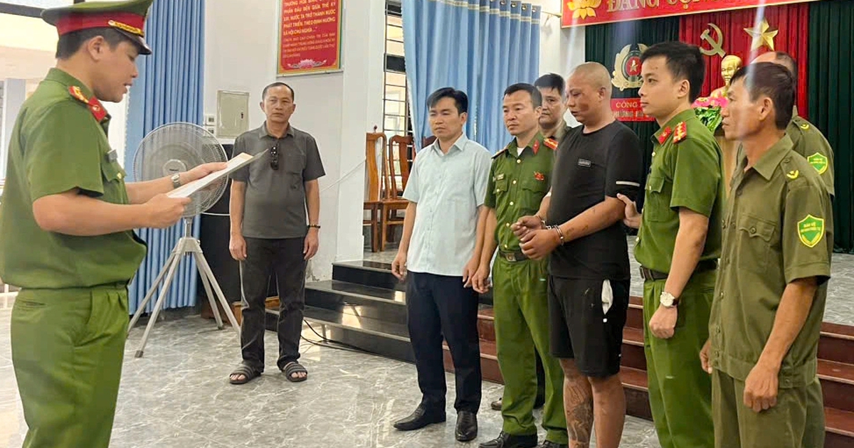 Bắt khẩn cấp nghi phạm vào trụ sở công an, vô cớ chém cán bộ trọng thương