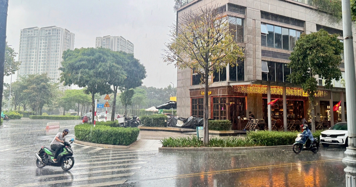 Trời chuyển mưa, nhiều người 'chuyển mood'