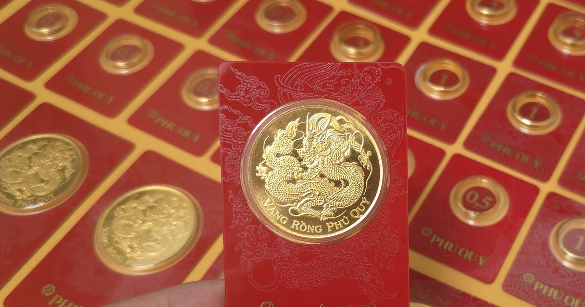 Người trẻ nếu đầu tư nên mua chứng khoán, vàng hay gửi tiết kiệm?