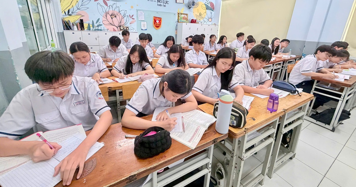 Thi lớp 10: Tỷ lệ chọi trường tốp đầu thấp hơn trường tốp 2, có nên đổi nguyện vọng?