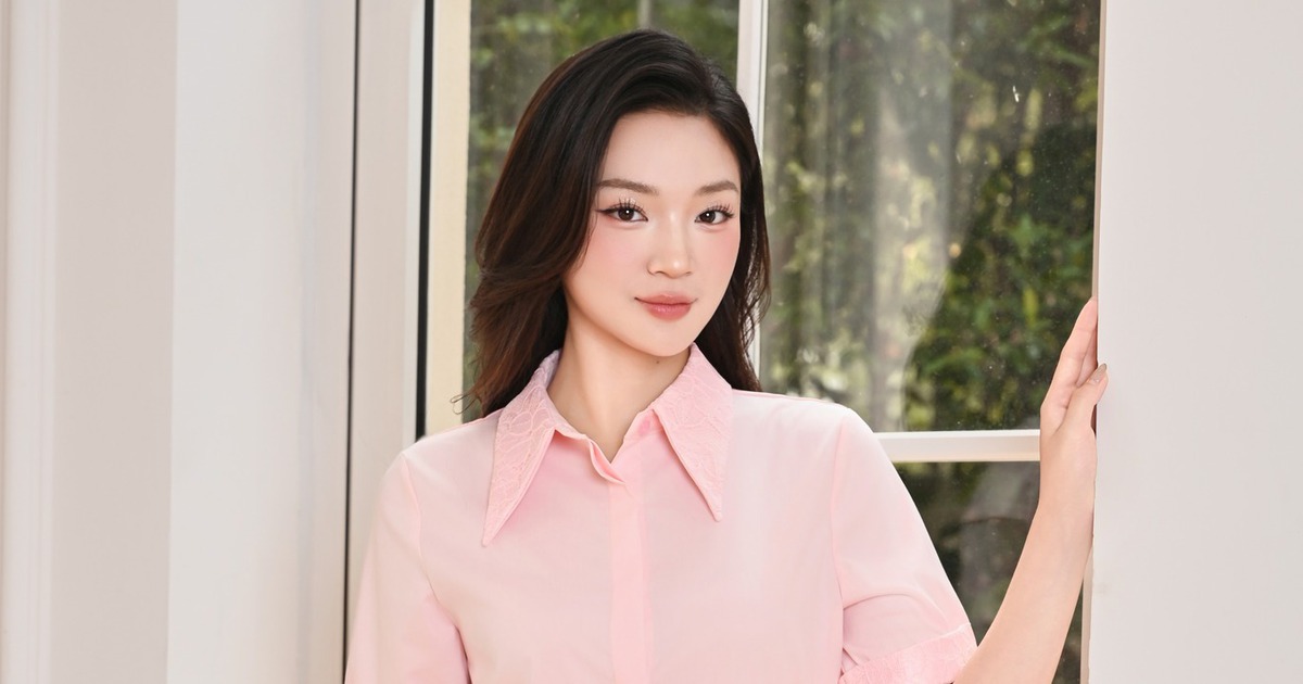 Tự tin, sang trọng hơn khi diện sơ mi lụa, sơ mi tay bồng