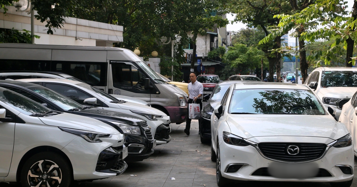 Hà Nội dự kiến tăng phí dùng vỉa hè để trông xe lên tối đa 400.000 đồng/m2/tháng