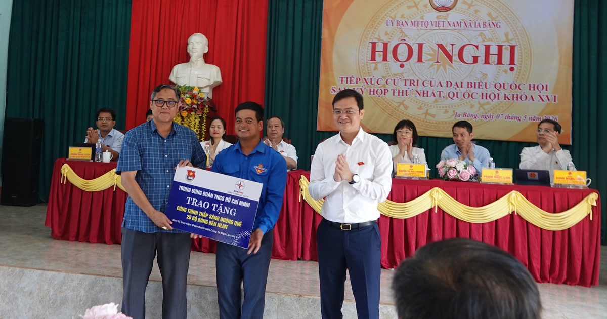 Tiếp xúc cử tri tại Ia Băng: Gỡ vướng về đất đai cho bà con Gia Lai