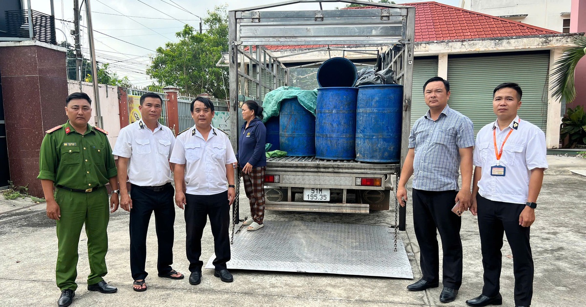 TP.HCM: Phát hiện 1 tấn heo chết, bốc mùi hôi thối trên đường đi tiêu thụ