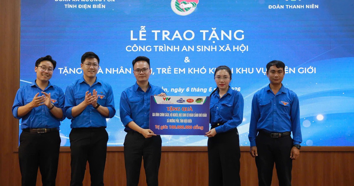 Trao tặng trẻ em vùng biên nhiều công trình an sinh xã hội