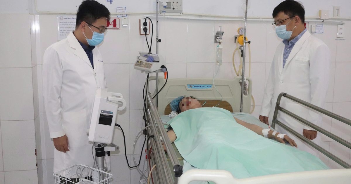 Bác sĩ Bệnh viện Chợ Rẫy đến Phú Quốc trong đêm, cứu công nhân ngã giàn giáo
