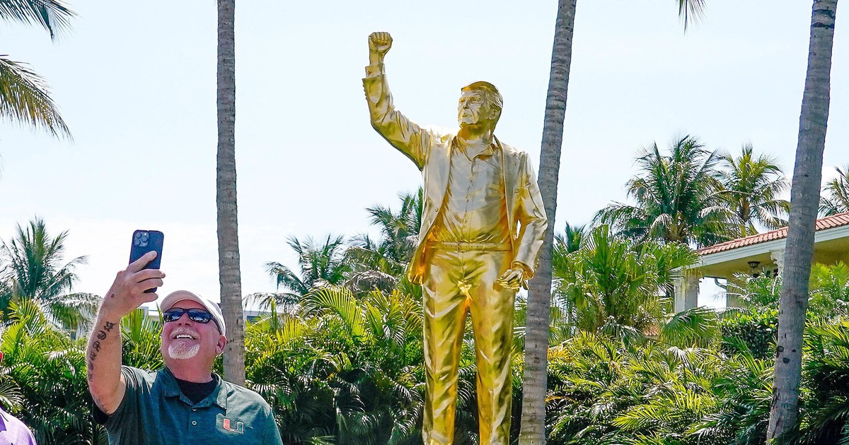Mục sư khẳng định tượng vàng của ông Trump không phải để thờ cúng