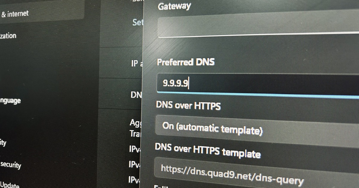 Lỗ hổng DNS trên Windows 11 đang làm lộ dữ liệu người dùng
