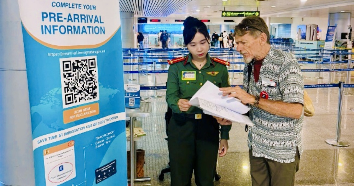 Bộ Công an thí điểm rút ngắn thời gian nhập cảnh cho người nước ngoài