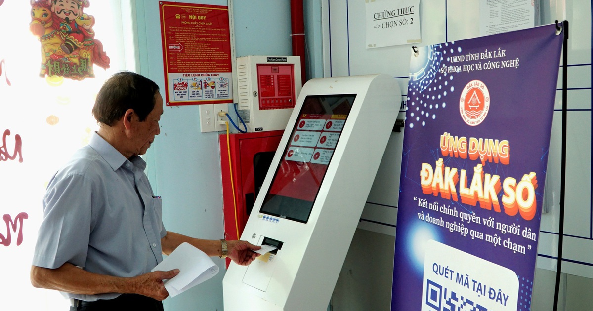 Thủ tục gọn, dân lợi: Cán bộ trẻ nâng cao sự hài lòng người dân