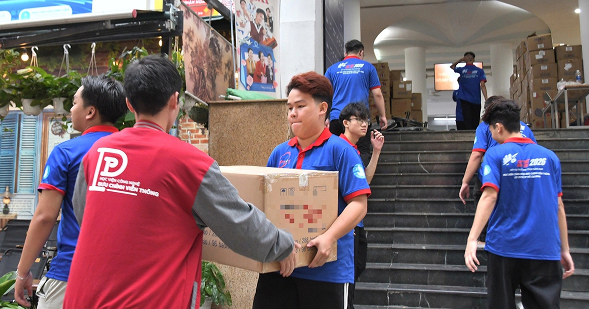 Tất bật từ sáng đến khuya, sẵn sàng tiếp sức thí sinh