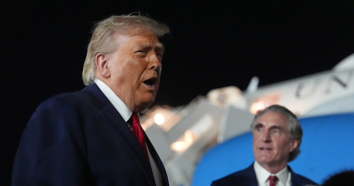 Tổng thống Trump cảnh báo Iran 'phải trả giá', dọa tấn công tiếp