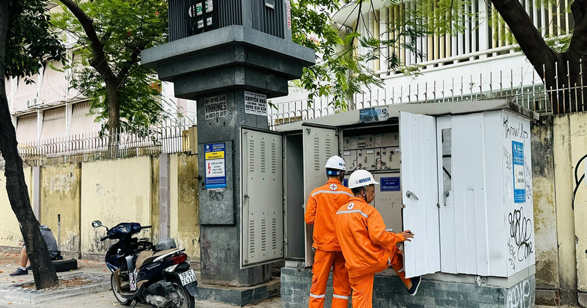 Màu áo cam đi ngược chiều ánh sáng