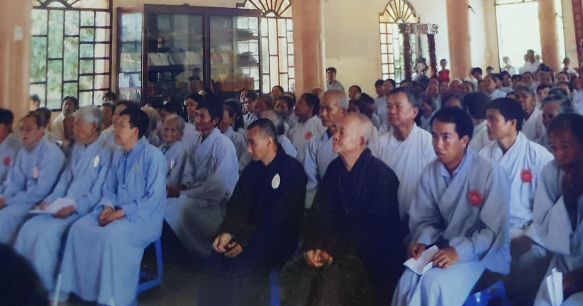 3 sư thầy gieo yêu thương trên đất sen hồng