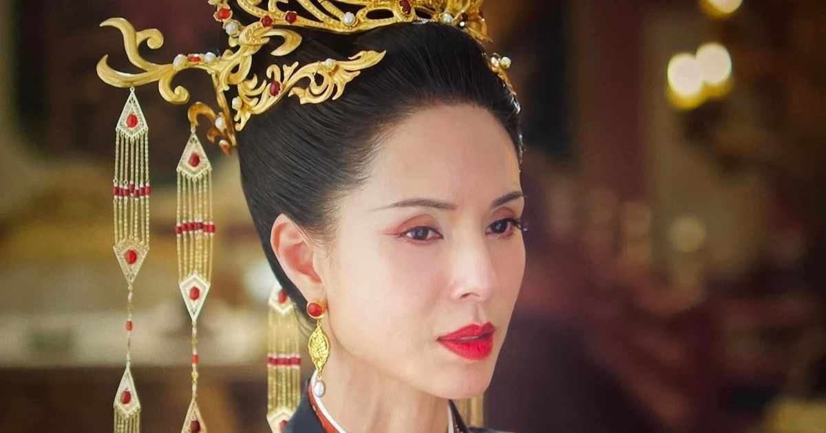 'Tiểu Long Nữ đẹp nhất màn ảnh' thừa nhận dùng tóc giả suốt nhiều năm