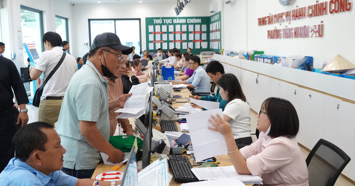 TP.HCM điều động lãnh đạo cấp phó vượt khung các sở và phường, xã