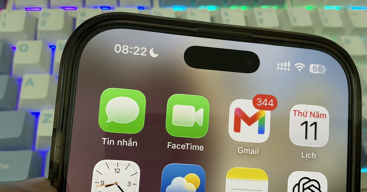 Biểu tượng mặt trăng trên iPhone báo hiệu điều gì?