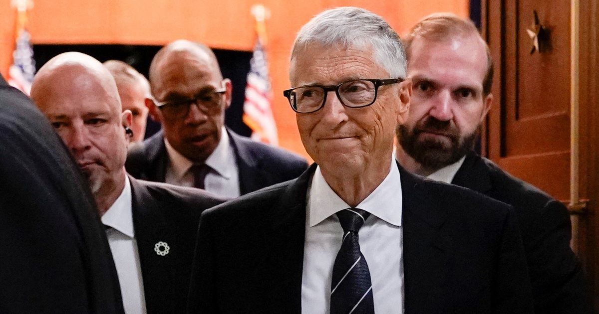 Tỉ phú Bill Gates nói bị ông Epstein gây sức ép bằng 'chuyện ngoại tình'