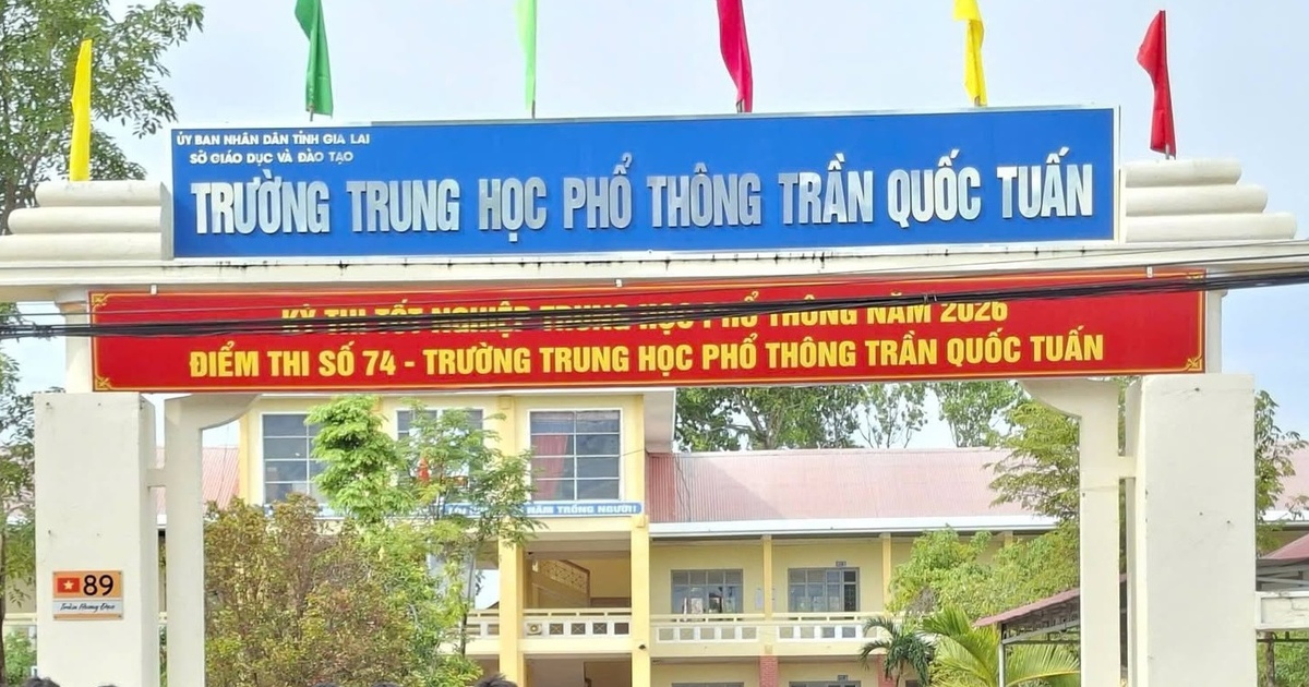 Xin đi vệ sinh rồi mang điện thoại vào phòng thi, thí sinh bị đình chỉ