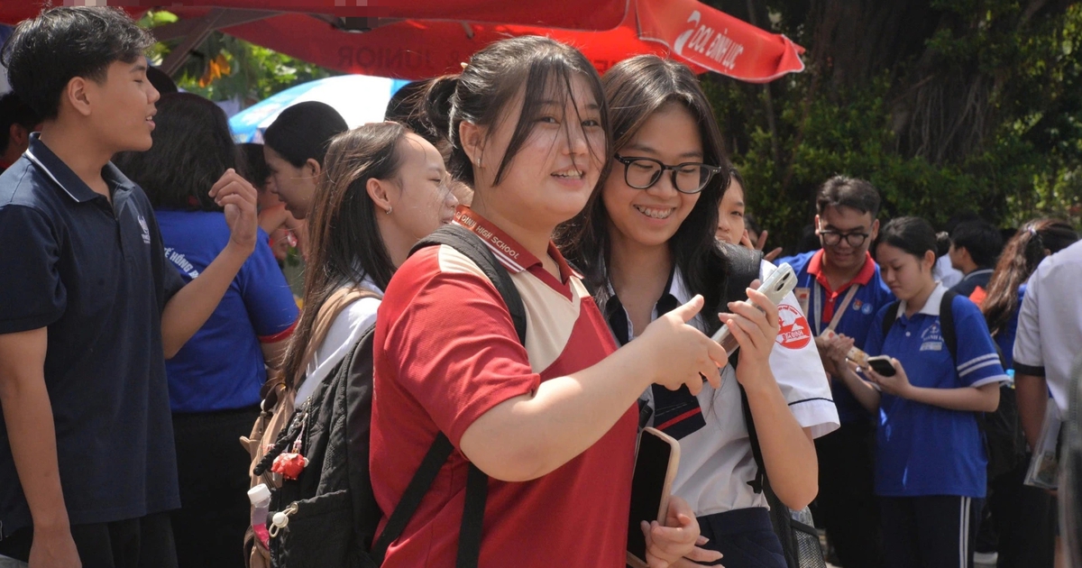 Thí sinh thi tốt nghiệp THPT mơ trở thành tỉ phú, cưới vợ đẹp...