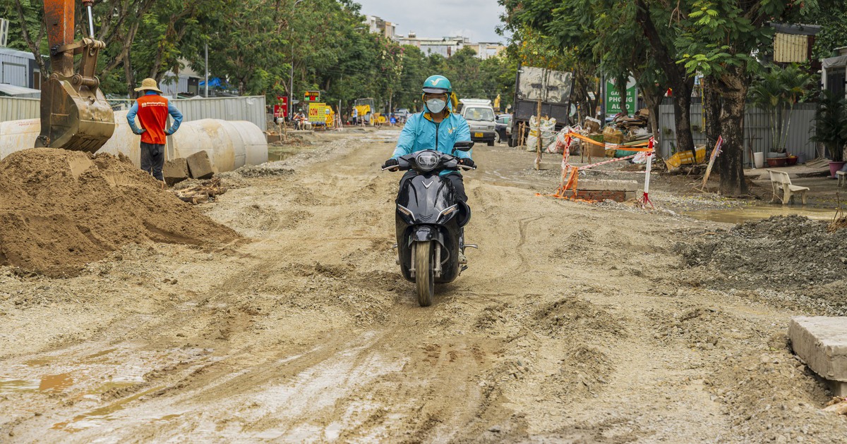 TP.HCM: Vì sao đường Đặng Thùy Trâm vẫn ngập dù đang thi công chống ngập?