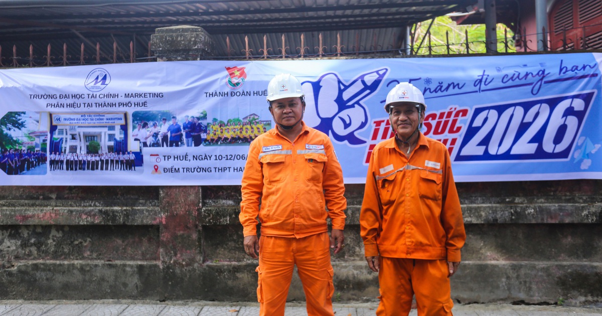 Những công nhân ngành điện thầm lặng nhưng rất quan trọng tại các điểm thi