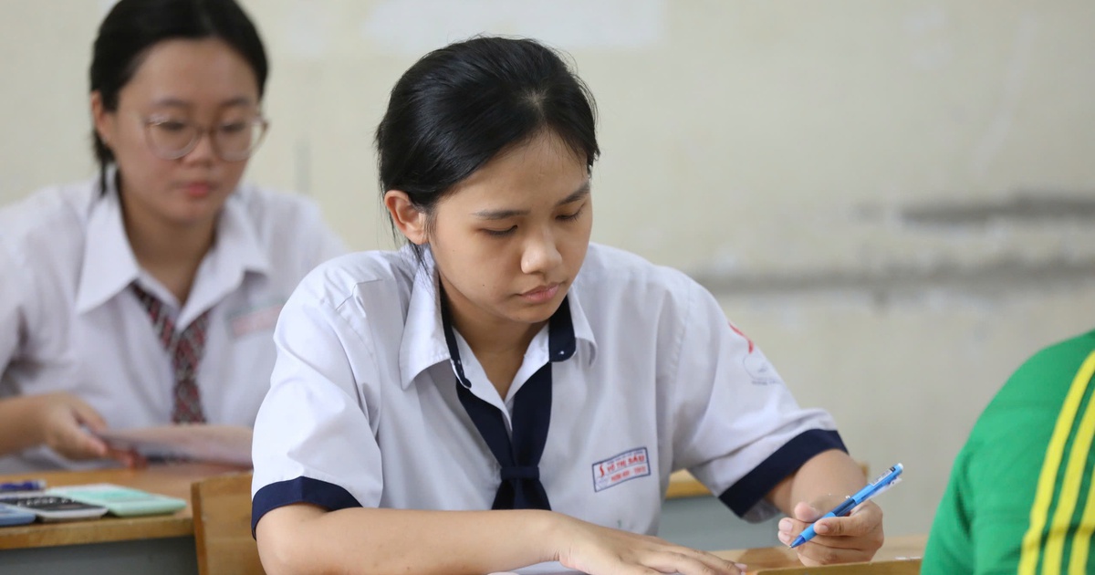 Thi tốt nghiệp THPT 2026: Xem gợi ý giải đề thi môn sinh học tại đây