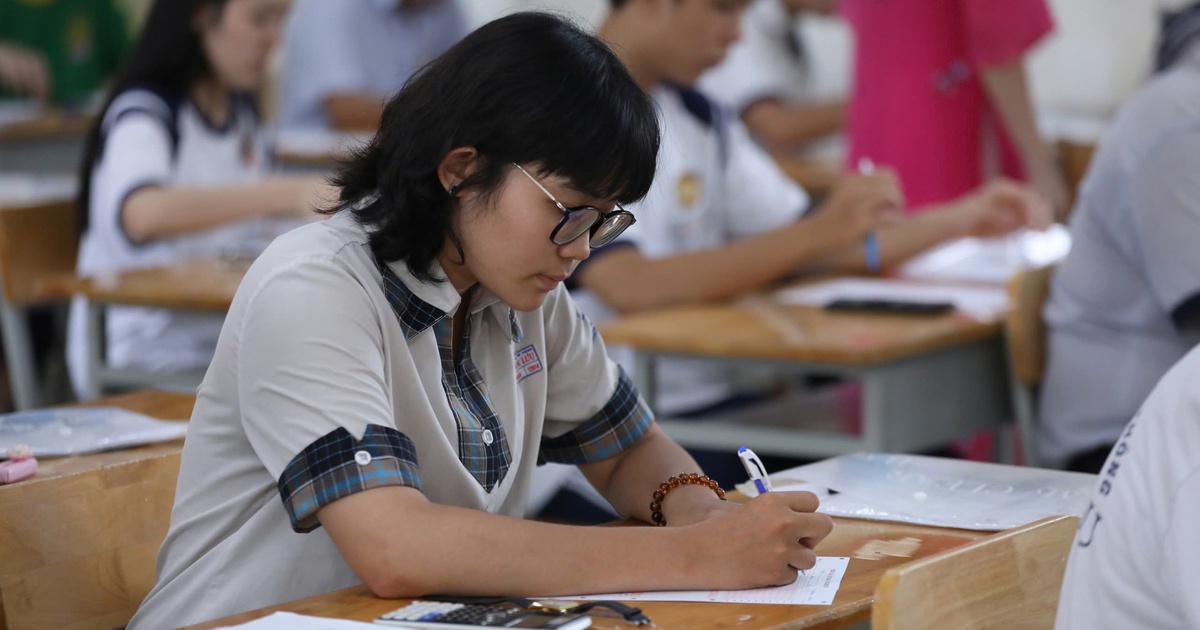 Thi tốt nghiệp THPT 2026: Đề chính thức môn lịch sử xem tại đây