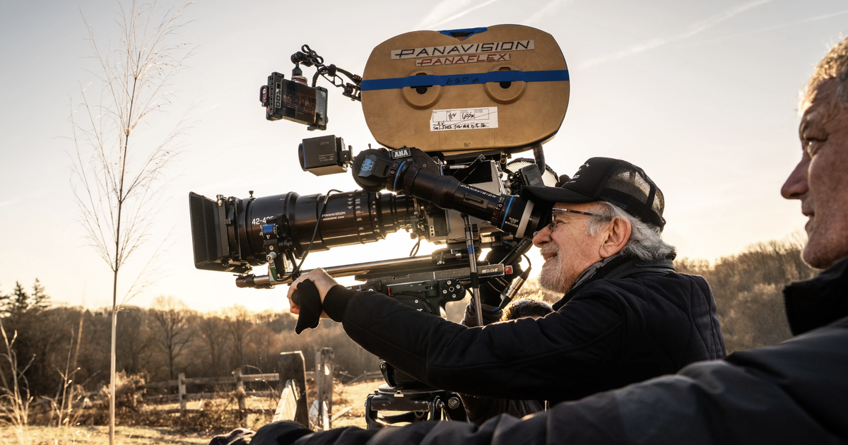 Bom tấn vừa ra mắt của Steven Spielberg gây tranh cãi