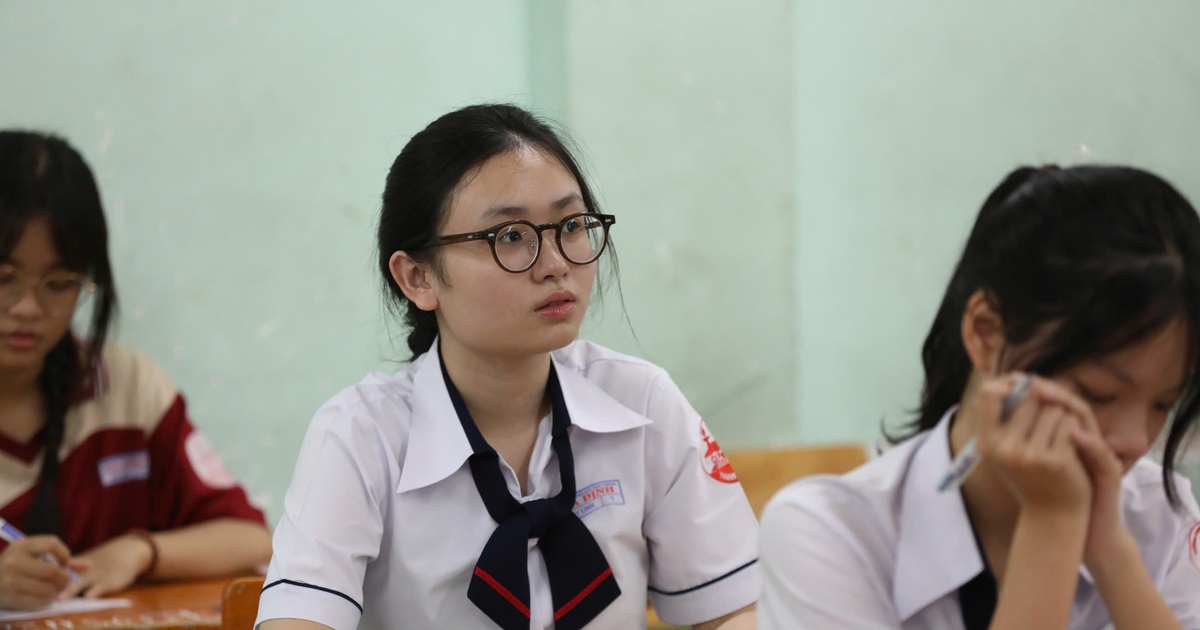 'Những chiếc lá' của Nguyễn Đình Thi bất ngờ với thí sinh thi tốt nghiệp THPT 2026