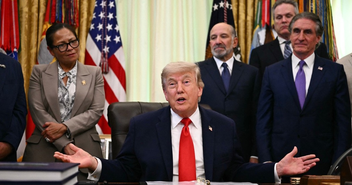 Ông Trump hủy tấn công, Iran phủ nhận đạt thỏa thuận