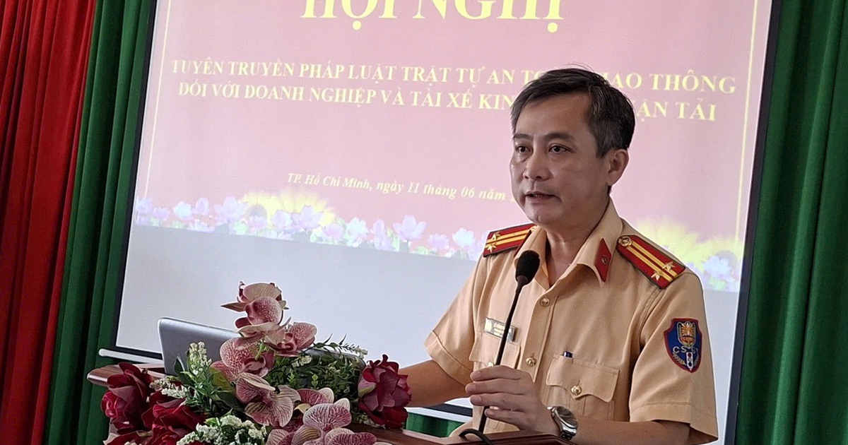 Nhiều vụ tai nạn tr&ecirc;n quốc lộ do xe m&aacute;y tạt đầu, rơi v&agrave;o 'điểm m&ugrave;' xe tải