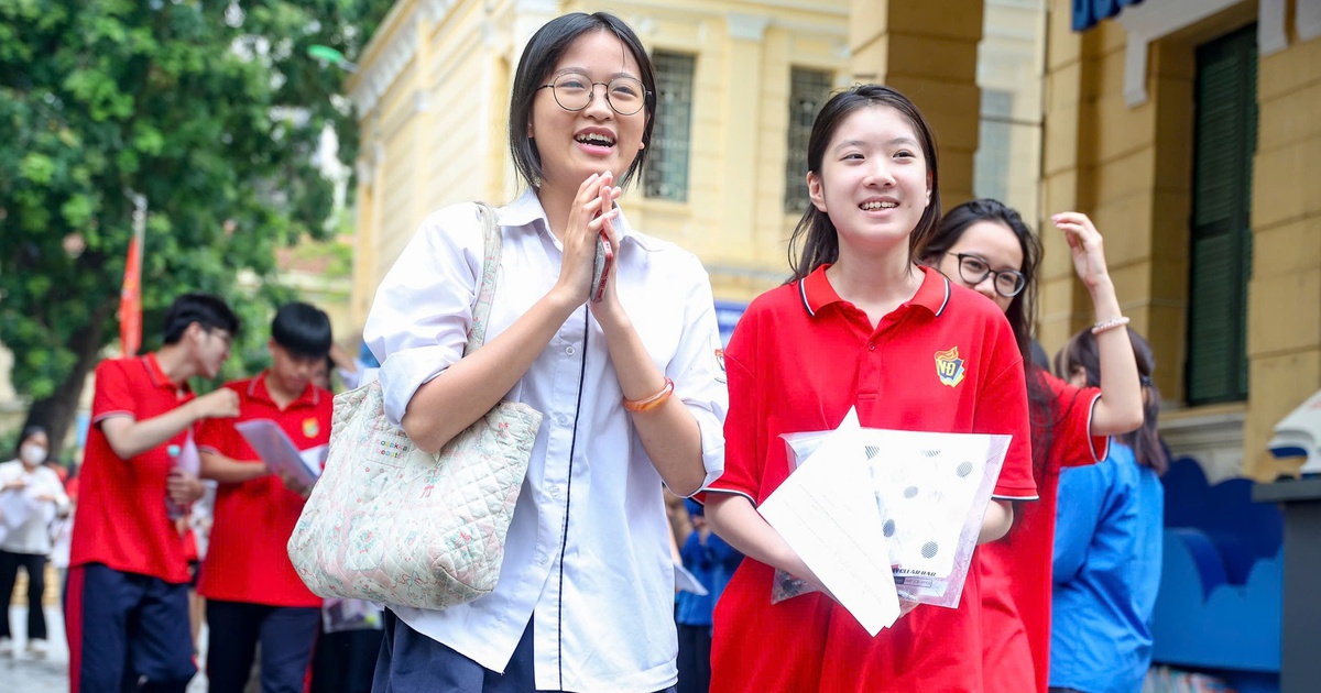 Thí sinh than đề tiếng anh khó, phông chữ gây 'nhức mắt'
