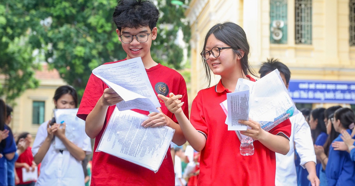 Không thể làm tốt thi tiếng Anh nếu chỉ học trong chương trình