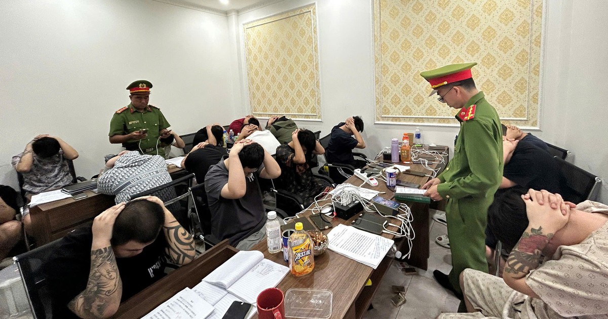 TP.HCM: Đột k&iacute;ch kh&aacute;ch sạn, triệt ph&aacute; 'đại bản doanh' lừa đảo của 83 người nước ngo&agrave;i