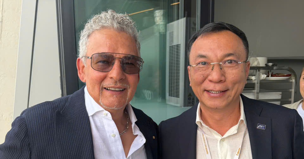 Chủ tịch VFF cùng huyền thoại Roberto Baggio, Stoichkov dự khán khai mạc World Cup và trận Mexico thắng Nam Phi