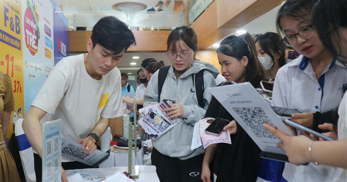Việc làm thêm mùa hè hút sinh viên