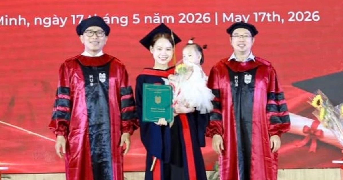 Lễ tốt nghiệp đặc biệt của nữ thạc sĩ: ngày nhận bằng có thêm người đồng hành