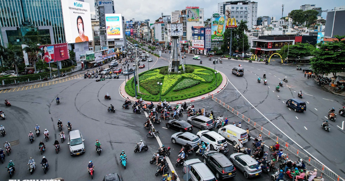 Kẹt xe ở TP.HCM: Vì sao mở rộng đường vẫn chưa đủ?