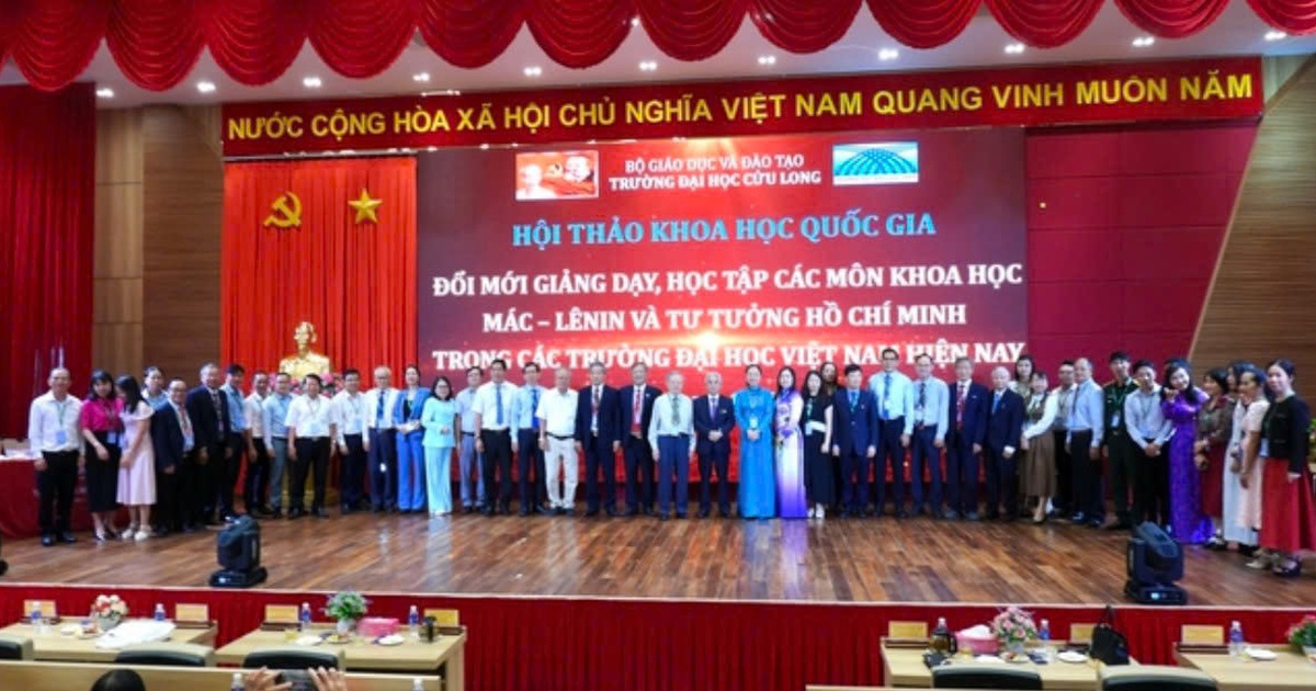 Từ 'thợ giảng' đến 'thầy giảng' tư tưởng Hồ Chí Minh