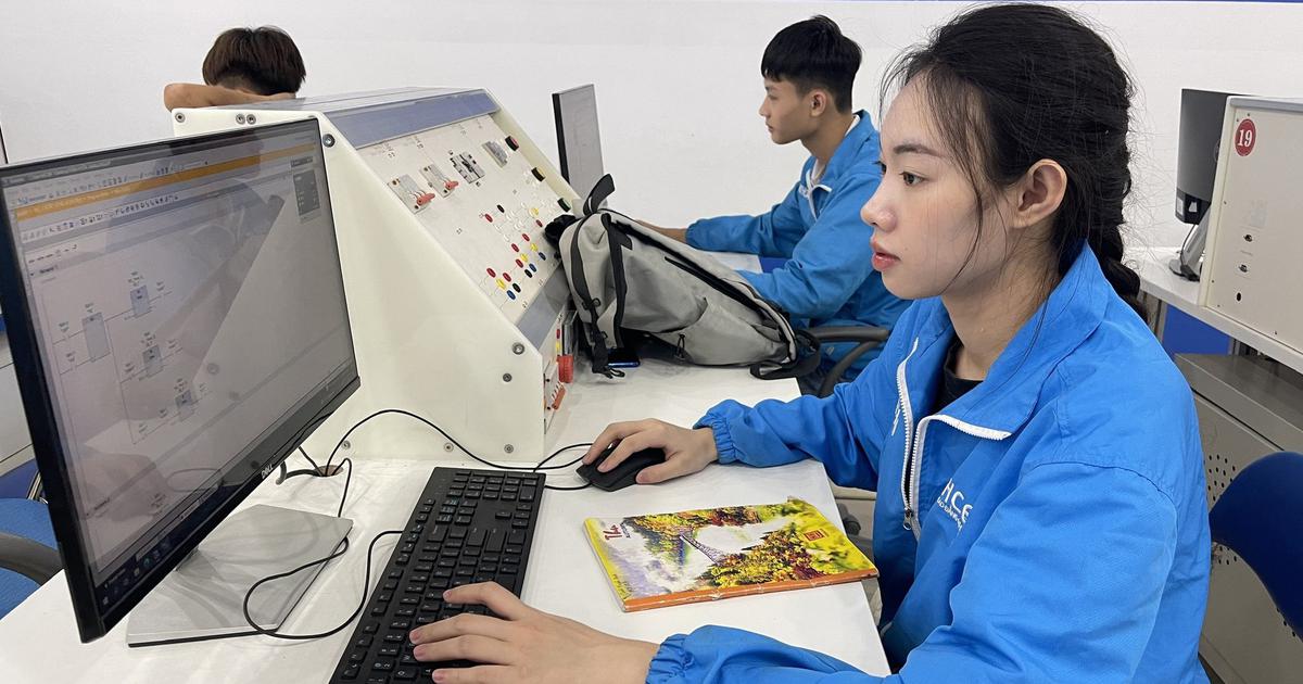 Liên thông từ ĐH về CĐ, trung cấp: Đáp ứng nhu cầu học tập trong bối cảnh mới