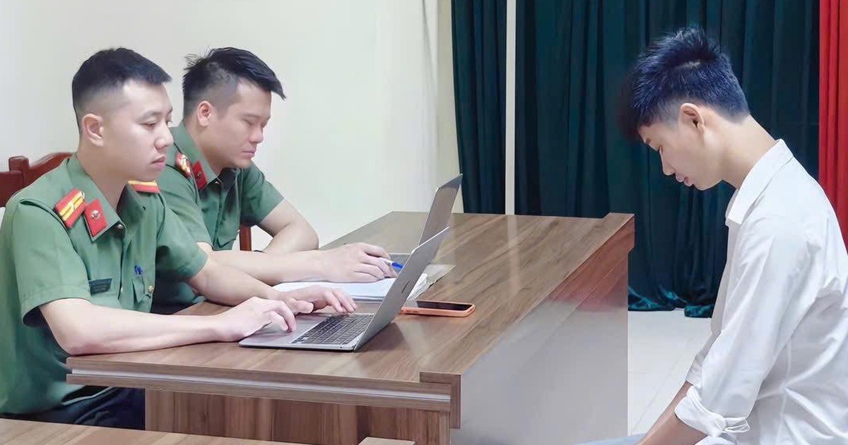 TikToker 'Khu&ecirc; Ơi Dậy Đi' bị phạt v&igrave; ph&acirc;n biệt v&ugrave;ng miền