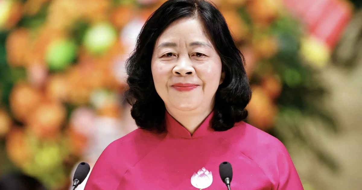 Chủ tịch Bùi Thị Minh Hoài chúc mừng Đại lễ Tam hợp của Phật giáo Tứ Ân Hiếu Nghĩa
